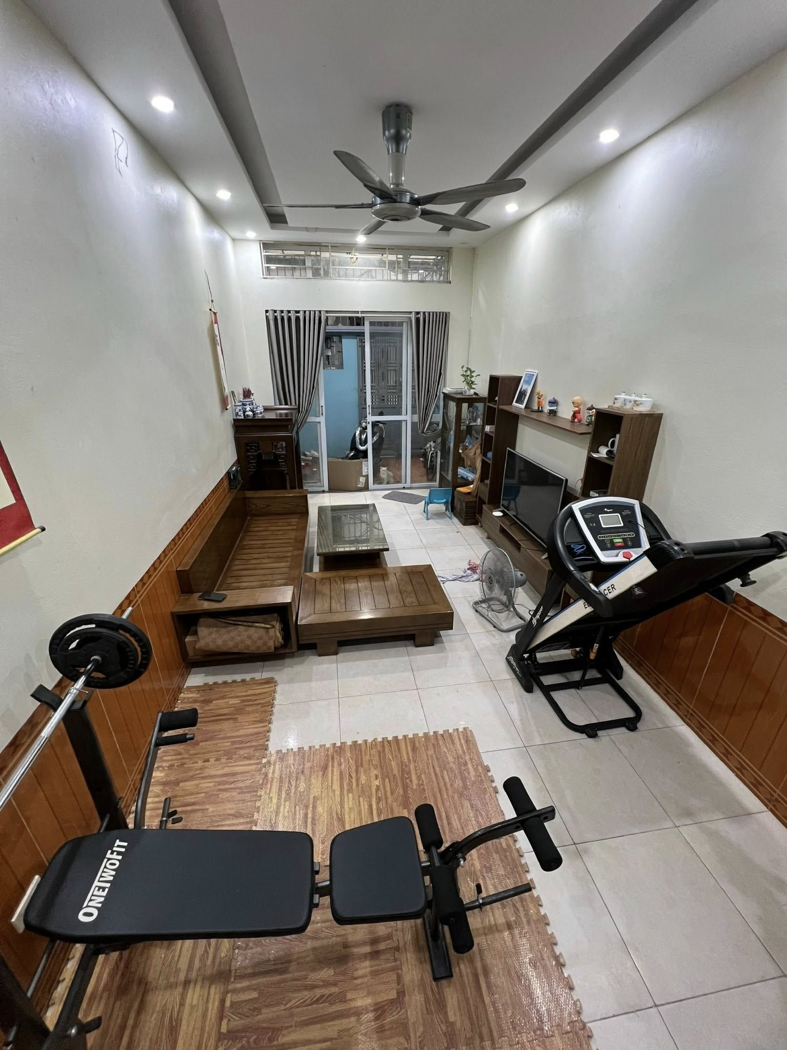 Cho thuê nhà Phố Trường Chinh, 3 tầng x 45m2, 2 ngủ, 3 vệ sinh, Full đồ vào ở ngay - Ảnh 1